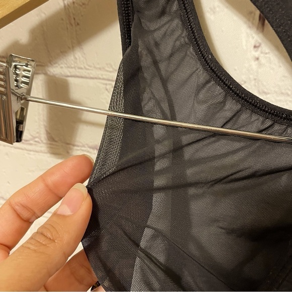 Victoria’s Secret-The Player by VS Racerback Sport Bra - Picture 6 of 8